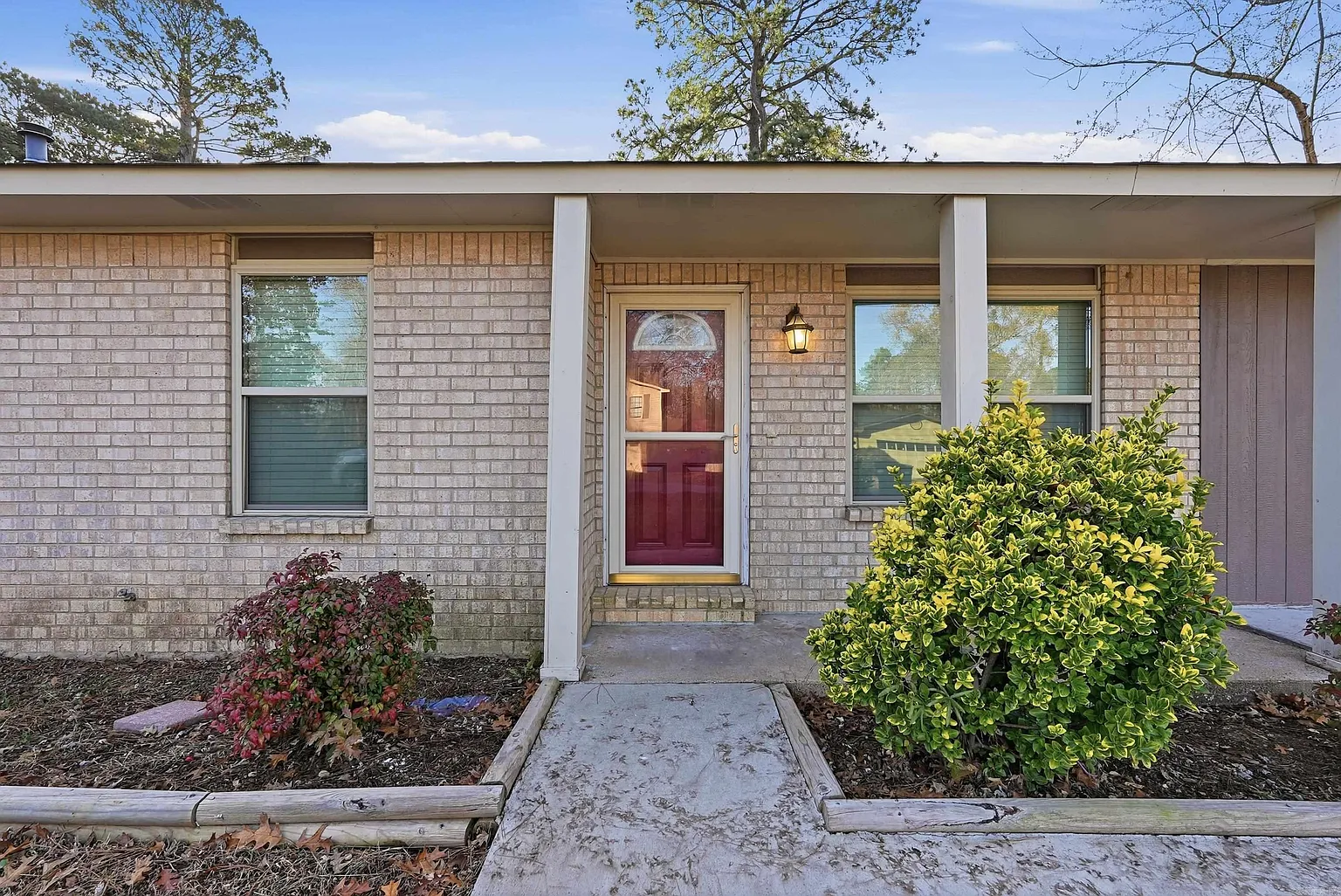 406 Ridgelea Ave, Sherwood AR - Owner Finance Home