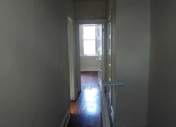 5th image of 2077 Carver St