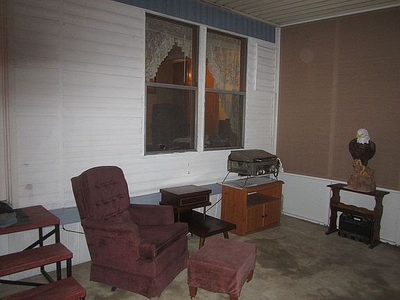 screened in privacy porch