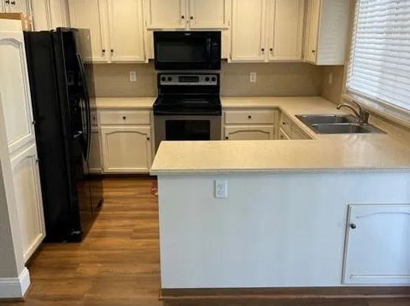 8153 N Cedar Ave APT 217, Fresno, CA 93720