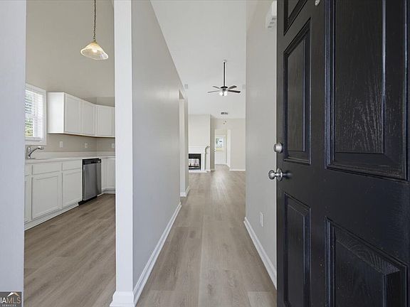 4th image of 6563 Lake Mill Trce