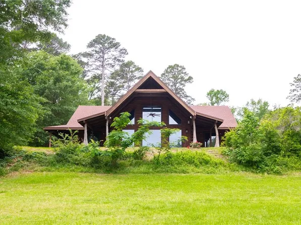 673 Sandy Point Rd, Campti, LA 71411