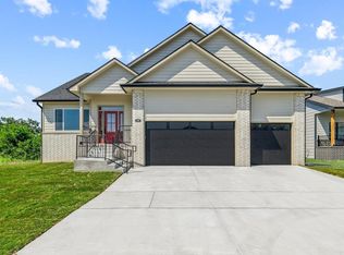 3102 E Sunflower Dr, Derby, KS 67037