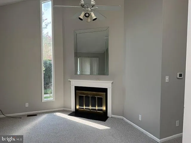213 Uxbridge — Photo 9