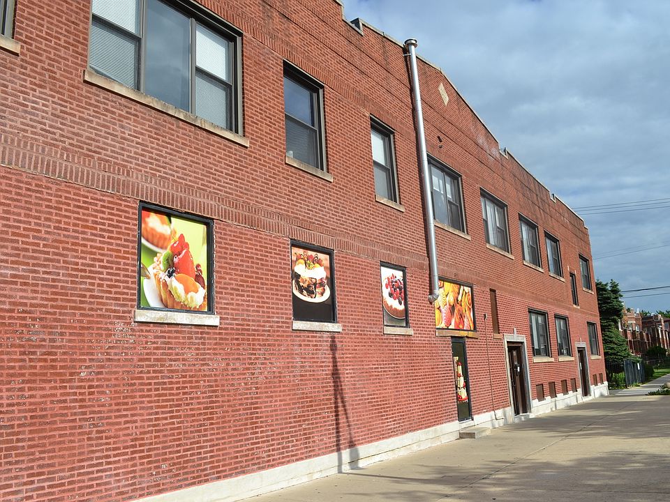 1st image of 3257 W Montrose Ave #1