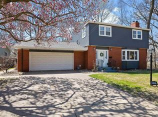 2107 3rd St #B, East Moline, IL