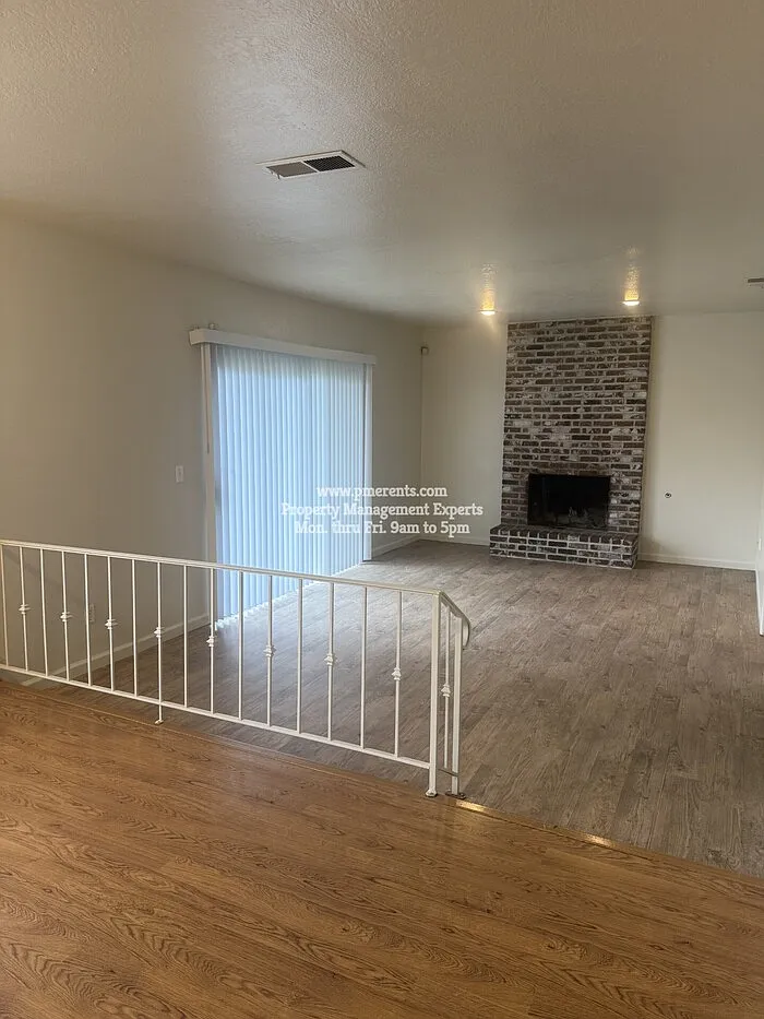 4 bed, 3.0 bath, 2238 sqft, $2,850 — Photo 3