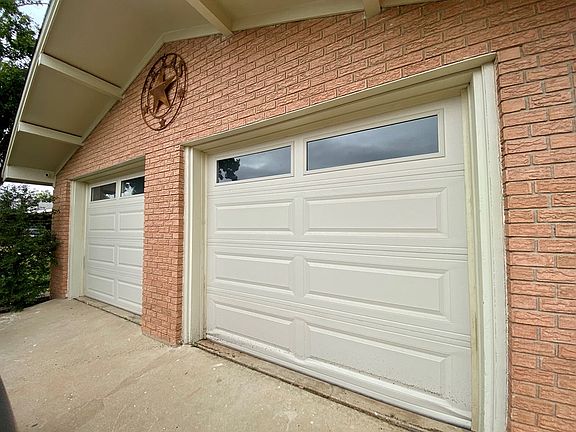 2nd image of 1531 Mesa St