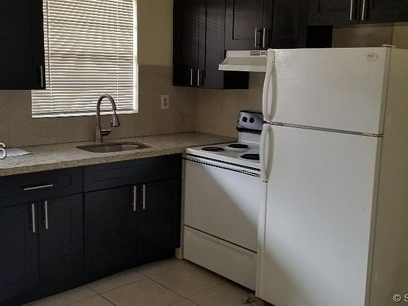 5th image of 2545 Taft St APT 204