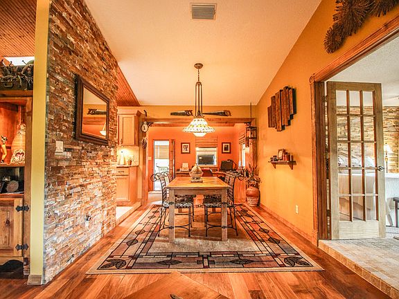 5th image of 1421 Sweetwater Ln