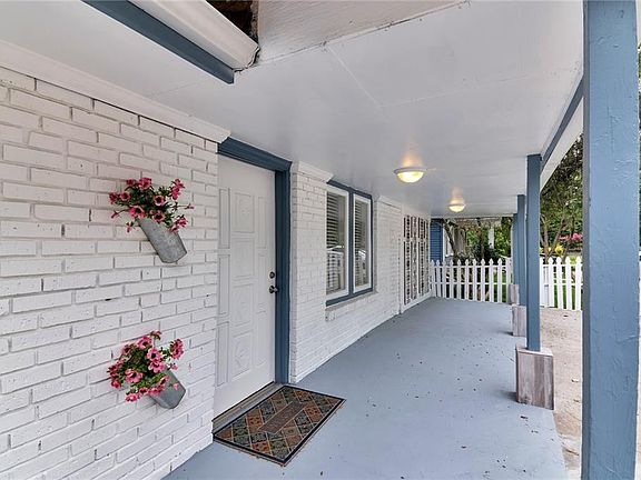 3rd image of 5971 Hillside Dr NW