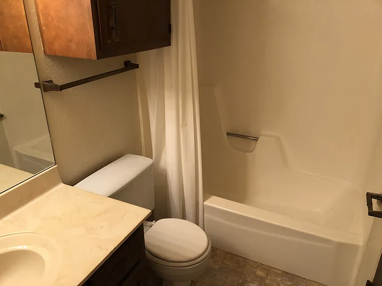 914 W Meadowmere Ln — Photo 19