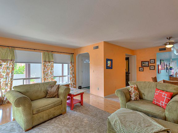 5th image of 215 N Calle Del Santo