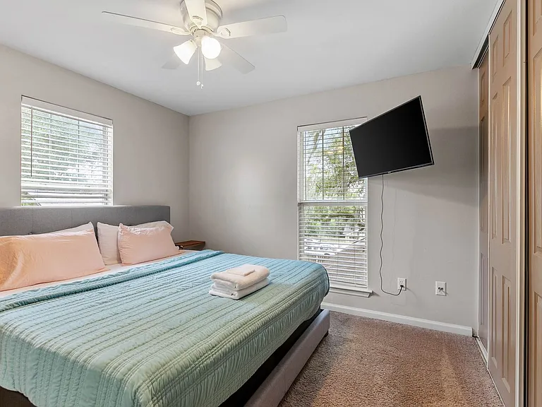 1235 N. Bronough Street — Photo 33