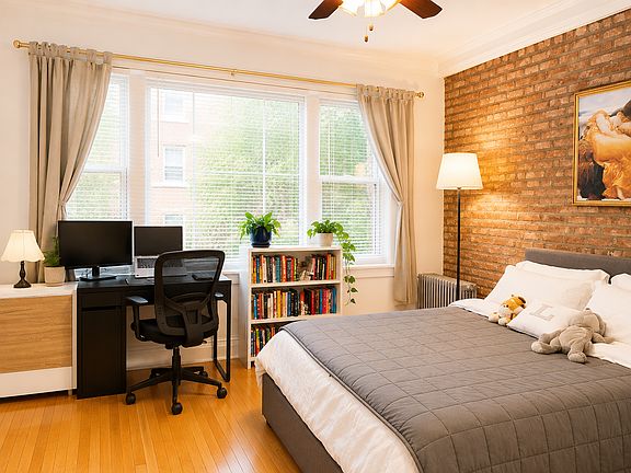 4th image of 444 W Arlington Pl #3