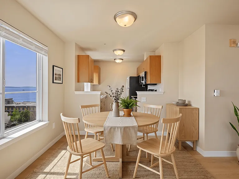Counterbalance Apartments — Photo 9