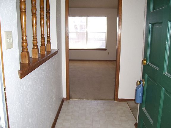 5th image of 4829 NE Winfield Cir