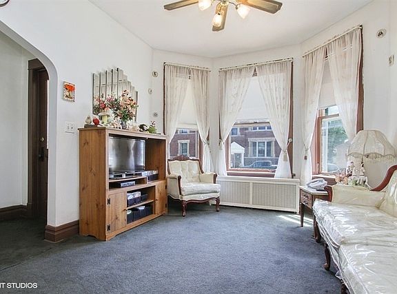 2nd image of 3142 W Diversey Ave