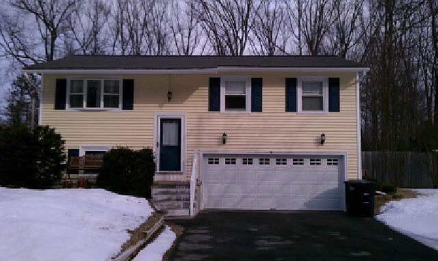 1st image of 6 Holly Dr