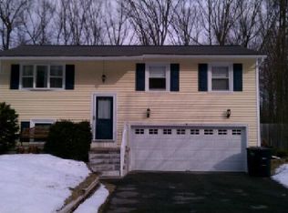 6 Holly Dr, Saratoga Springs, NY 12866