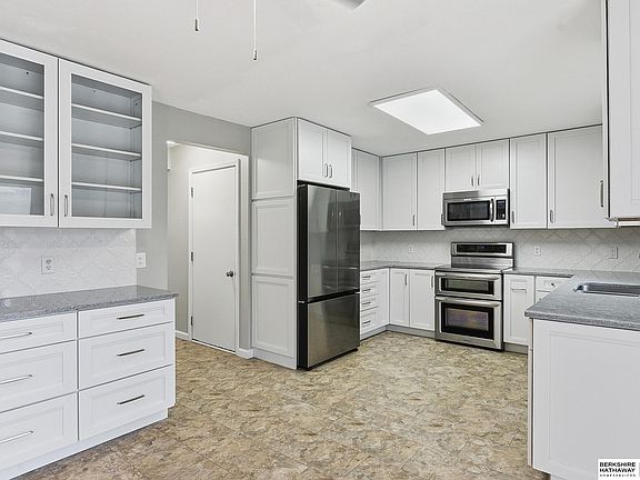 3rd image of 14206 S 30th Ave