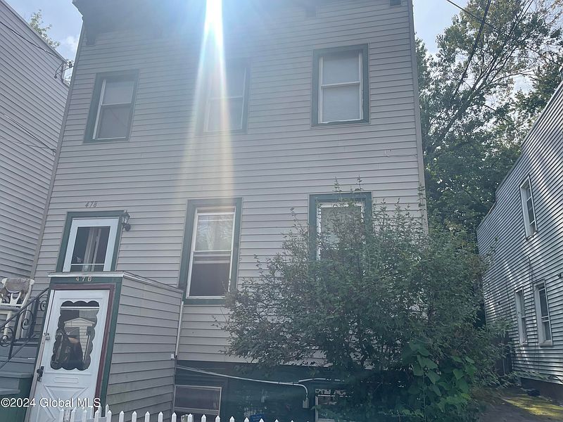 2nd image of 478 3rd Street