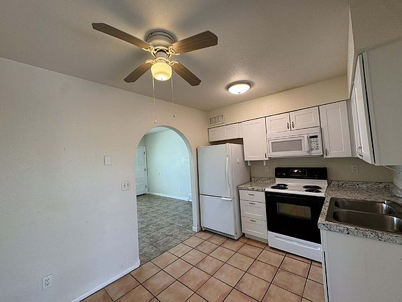5th image of 3525 E Flower St Unit 5