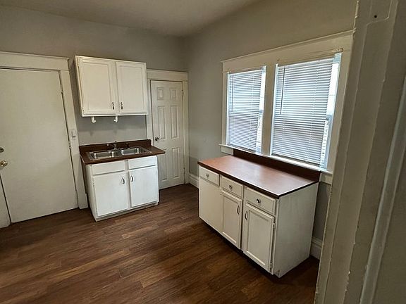 5th image of 2634 Spruce Ave