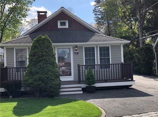 9 Everett Ave, Bristol, RI 02809