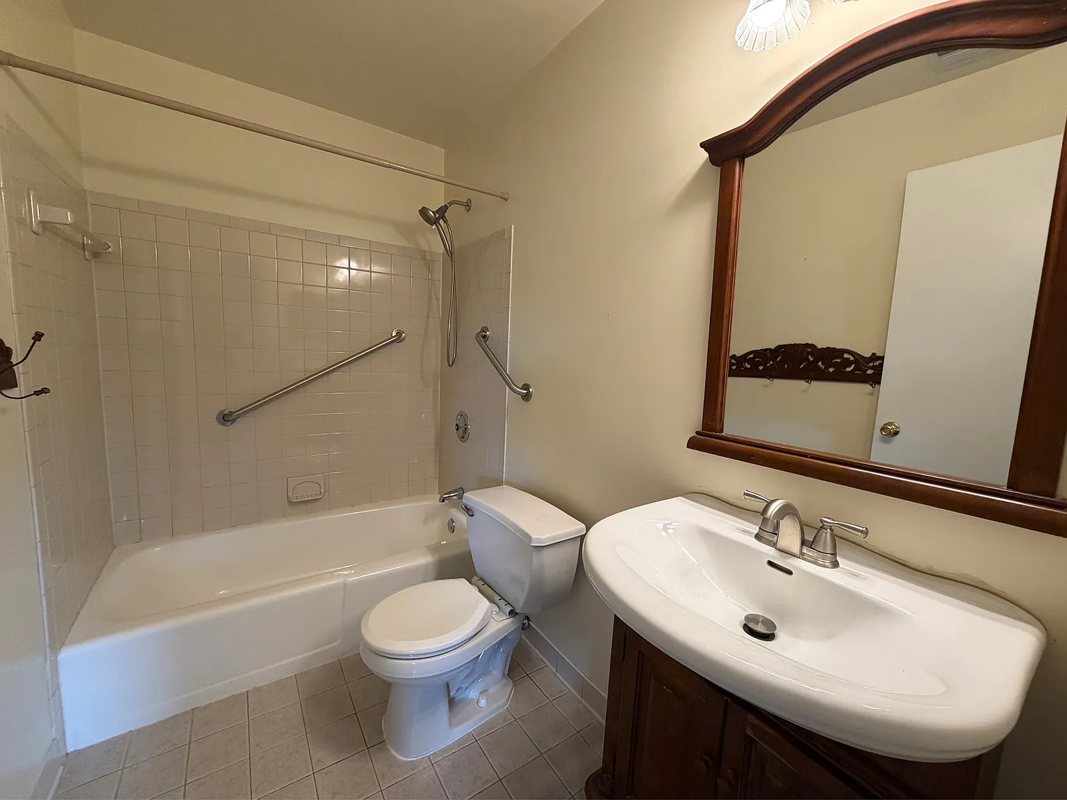 17 Warren Lodge Ct — Photo 3