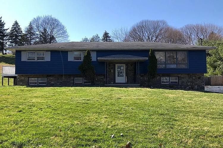 1st image of 221 Highland Ave