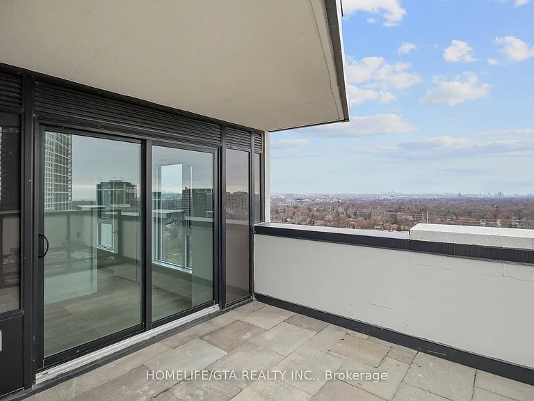 60 Central Park Dr #2104 — Photo 28