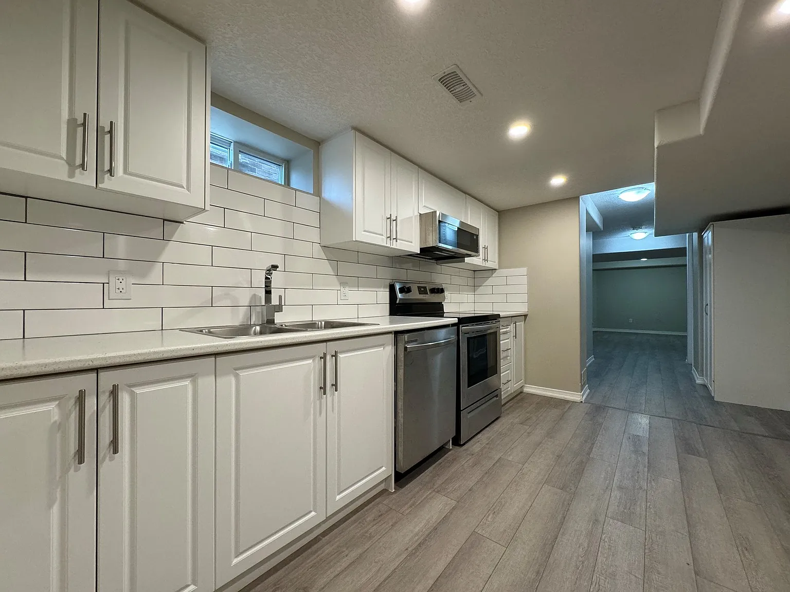 361 Parkvale Drive Kitchener — Photo 3