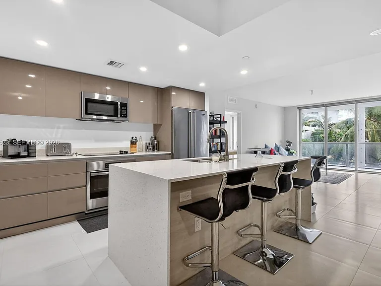 13800 Highland Dr #308 — Photo 5