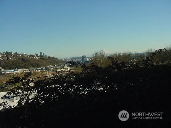 2308 W Smith Street, Seattle, WA 98199