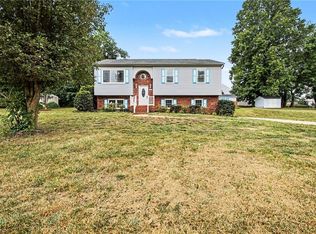 3854 Forest Valley Dr, Winston Salem, NC 27105