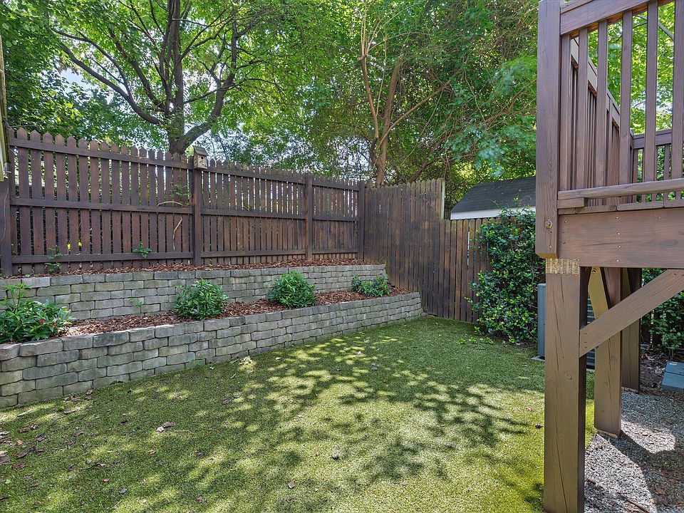 1st image of 635 Effie Way
