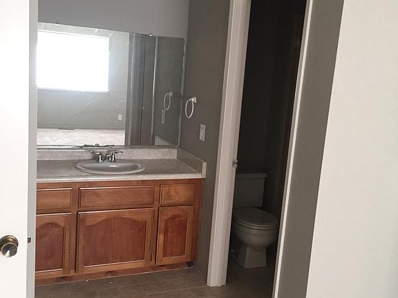 4th image of 2914 Liberty Dr