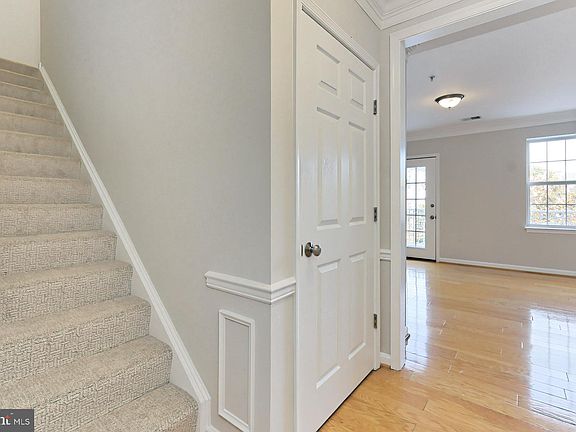 4th image of 1304 Roundhouse Ln APT 307