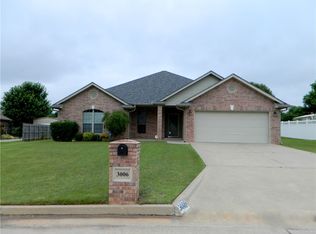 3006 Kensington Pl, Shawnee, OK 74804