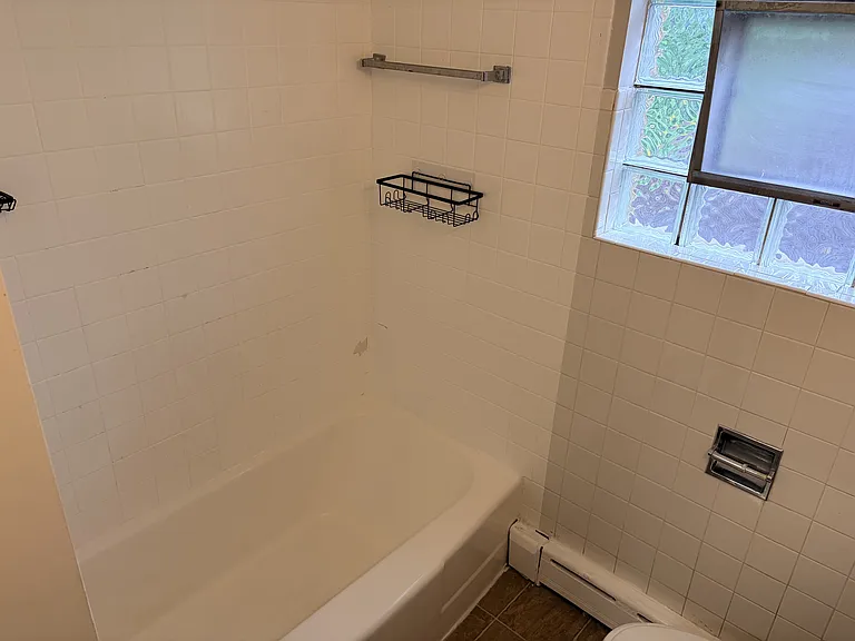 148 166th St #2E — Photo 7