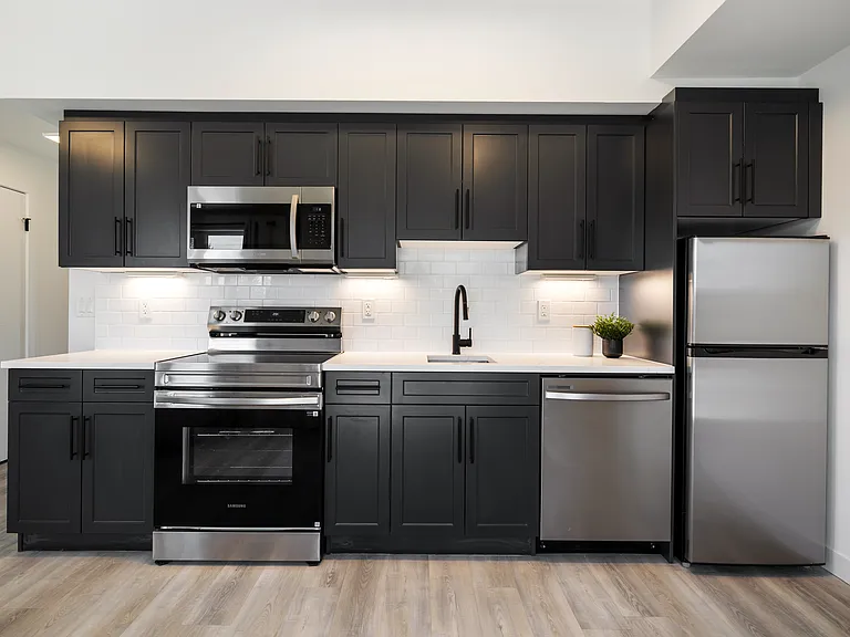 11 Merkel Manza Blvd — Photo 2