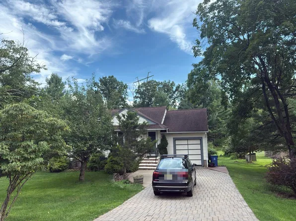 272 Van Holten Rd, Bridgewater, NJ 08807