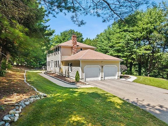 4th image of 74 Lakeview Rd