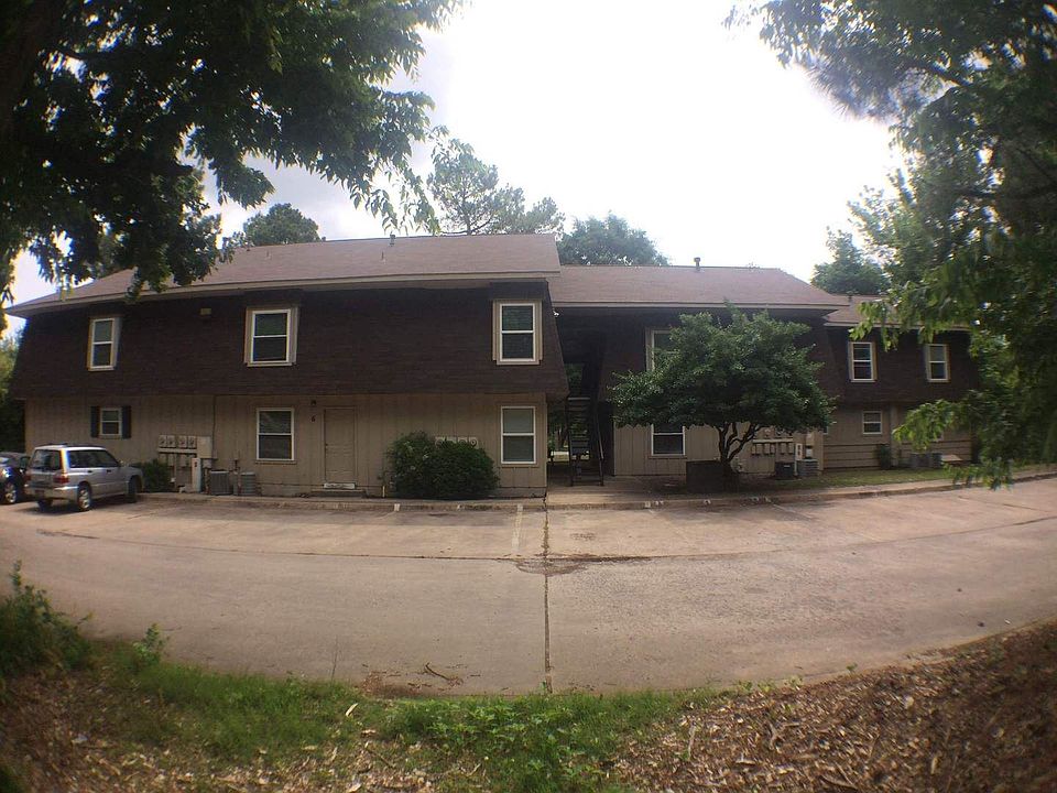 2nd image of 1641 N Oakland Ave #3442198