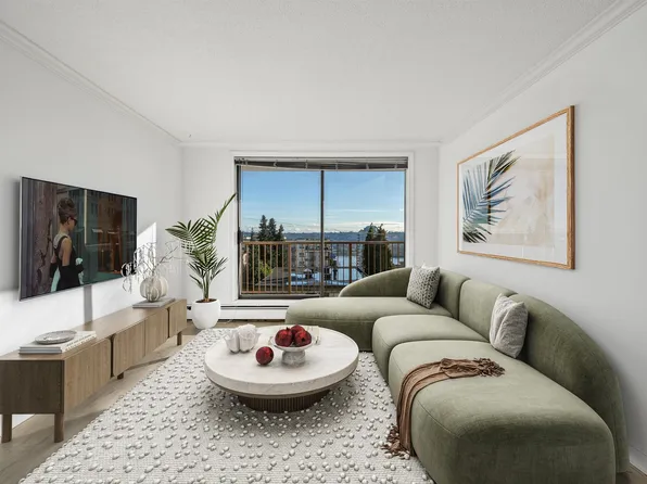 320 Royal Ave #301, New Westminster, BC V3L 5C6