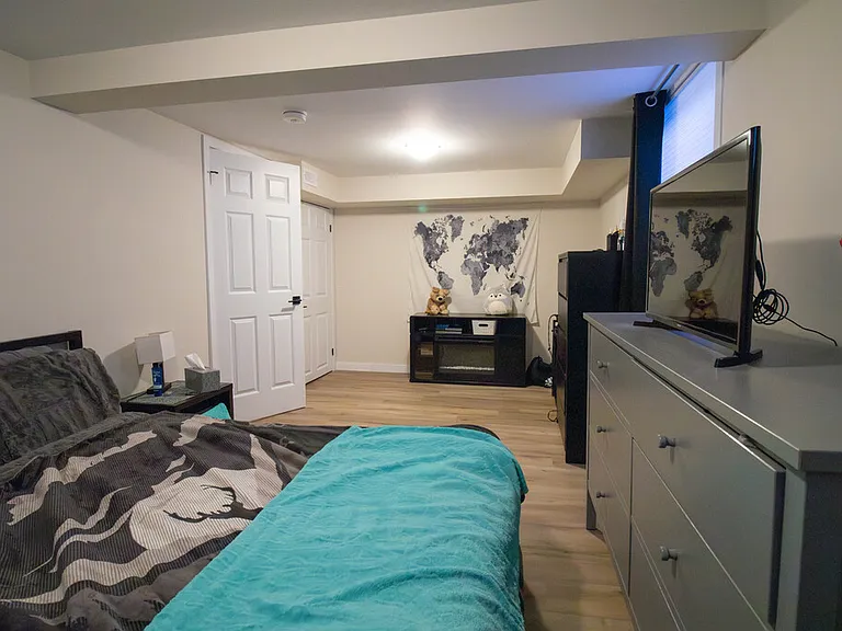 44 Patricia Ave — Photo 12