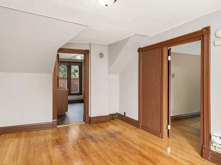 375 Erie St — Photo 7