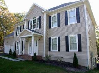 388 Peddlers Rd, Guilford, CT 06437