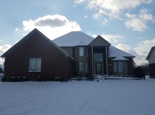 19950 Chesterbrook Dr, Macomb, MI 48044